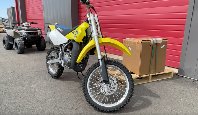 The Olde Oaks Mansion Travels To MOIX in Arkansas To Buy A Rare Brand New 2022 Suzuki RM85 Race Bike 2-Stroke